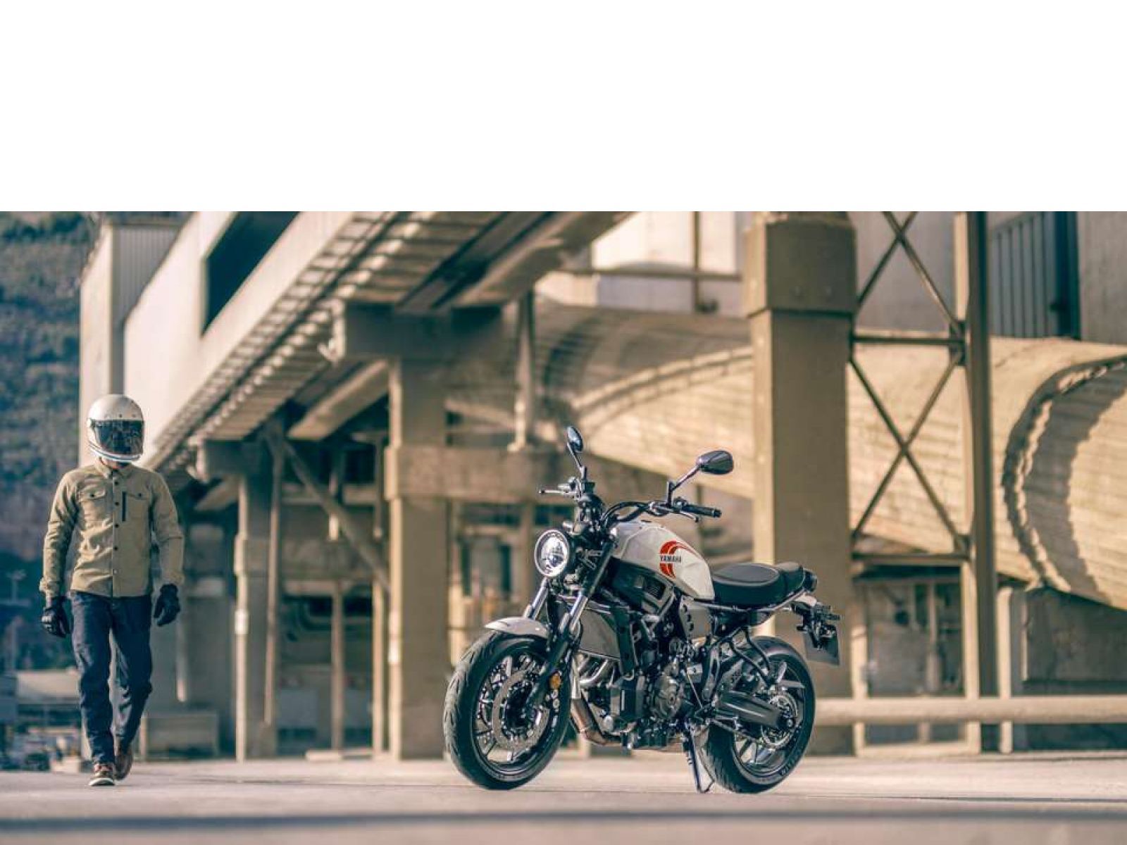 Мотоцикл YAMAHA XSR 700 (Historic White) 2024
